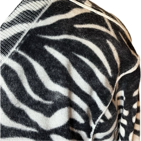 Michael Kors Black & White Zebra Print Lightweight Knit Sweater | Size Small - Picture 6 of 9
